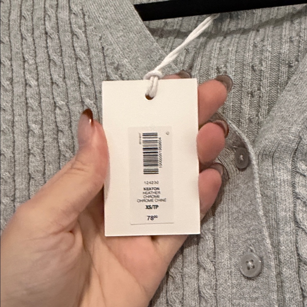Aritzia cable knit v neck cardigan - Picture 3 of 3